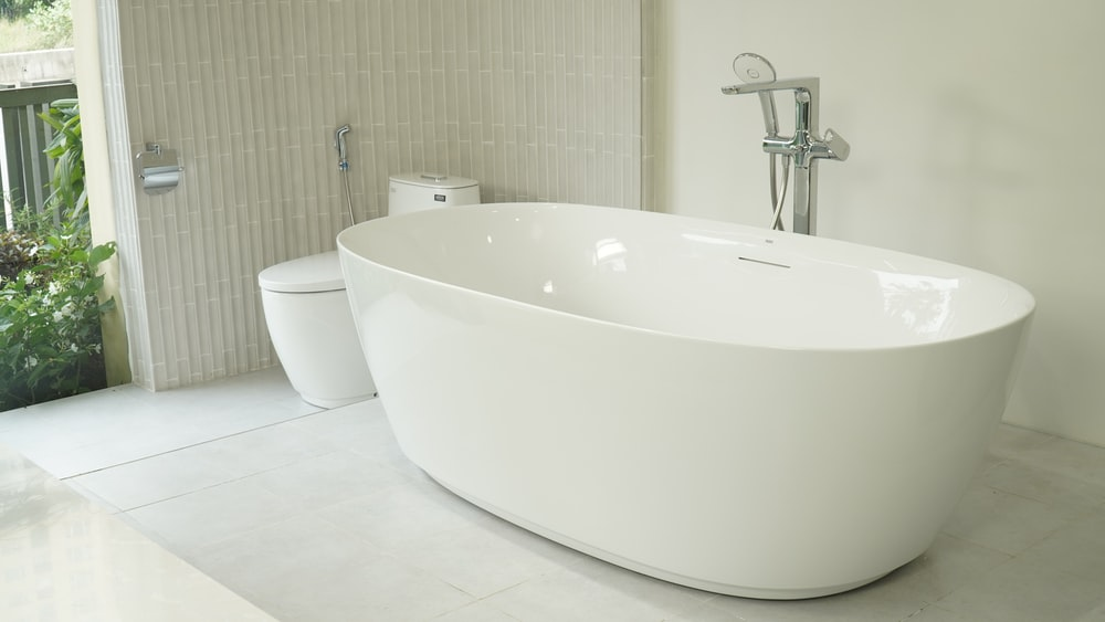 a reglazed white bathtub
